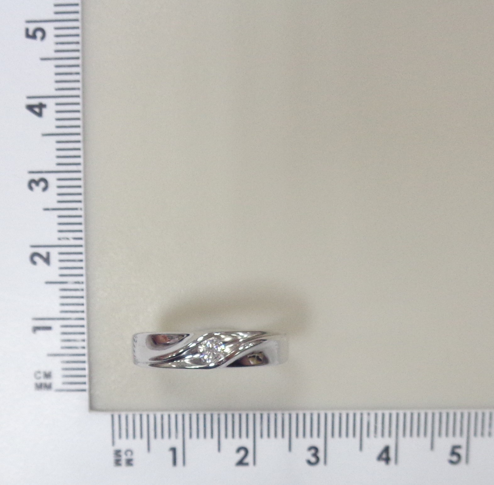 Золотое кольцо 585 пробы; белое золото; родий; вставки 1 Бр.Кр-57 0,109 3/6А